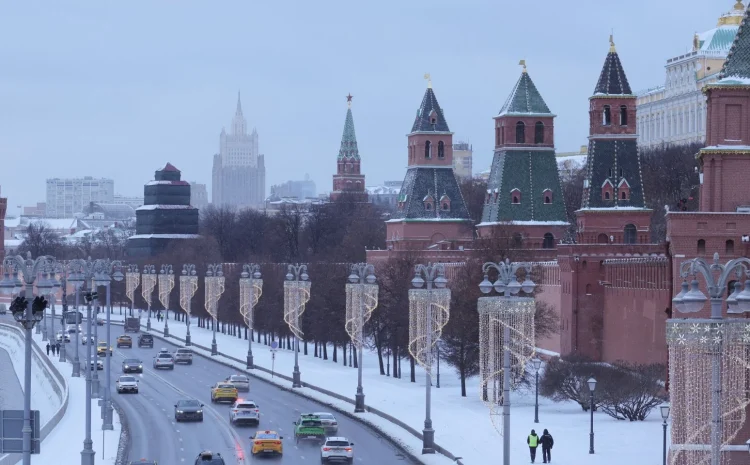  Доля россиян, выступающих за продолжение войны против Украины, упала до рекордного показателя — опрос