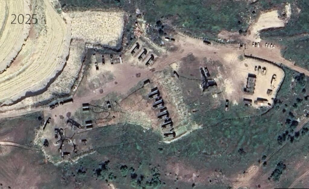 Поле возле Саратовского нефтеперерабатывающего завода / Google Earth / Радио Свобода