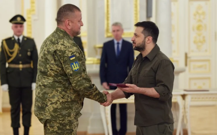  Залужного вызвали на встречу к Зеленскому, где его отговаривали от президентских амбиций – УП